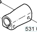 Łącznik wykaszarki Husqvarna 152 RB w metalowej obudowie. Widok z boku, pokazujący gładką powierzchnię i okrągły otwór po jednej stronie. Na końcu widoczne mocowanie. Przeznaczony do montażu w urządzeniach ogrodowych.