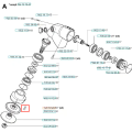 Śruba wykaszarki 265 RX Husqvarna. Metalowy element w kształcie cylindrycznym, srebrny z gwintem. Widok frontalny, leżący na tle technicznego schematu montażowego. Długość około 25 mm, z wyraźnym oznaczeniem.