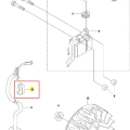 Pierścień uszczelniający wykaszarki Husqvarna 243 RJ w kolorze czarnym, o prostokątnym kształcie. Widoczny z boku na diagramie, pod numerem 10, umiejscowiony w obszarze prowadzenia komponentów. Mniejszy detal, ważny dla mocowania.
