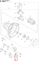 Podkładka wykaszarki 233 RJ Husqvarna, metalowa, w okrągłym kształcie. Widoczna w detalach, z jasnymi oznaczeniami numerycznymi. Produkt leży na białym tle, co ułatwia jego zobaczenie. Element przeznaczony do mocowania w systemie wykaszarek.