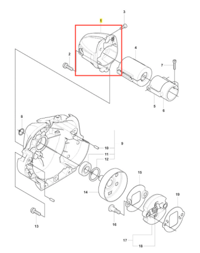 Osłona wykaszarki 241 RJ Husqvarna w kolorze czarnym, z tworzywa sztucznego. Widoczna z boku, w ujęciu frontalnym. Element ma gładką teksturę, z widocznymi mocowaniami. Prezentowany na białym tle, co podkreśla szczegóły konstrukcji i kształt.