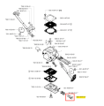 Śruba wykaszarki Husqvarna 250 R, srebrna, cylindryczna, z widocznym gwintem i numerami katalogowymi. Produkt leży na jednolitym tle, idealna do montażu w urządzeniach ogrodowych.