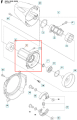 Metalowa obudowa wykaszarki Husqvarna 253RJ, cylindryczna, z otworem montażowym i detalami mocowania, widoczna z boku na białym tle. Część silnika, niekompletna, z charakterystycznym kształtem.