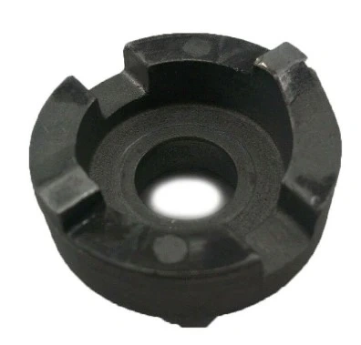 Koło pasowe dmuchawy 150BT Husqvarna w kolorze czarnym, wykonane z tworzywa sztucznego. Ma okrągły kształt, z widoczna centralną otworą oraz czterema nacięciami na zewnętrznym brzegu. Produkt leży na płaskiej powierzchni.