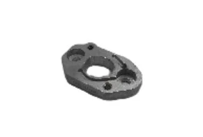 Adapter do dmuchawy Husqvarna 155 BT, metalowy element w formie płaskiej płytki, z centralnym otworem i kilkoma otworami montażowymi. W kolorze stalowym, z matową powierzchnią, leżący poziomo na jasnym tle.