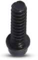 Śruba dmuchawy 356BTx Husqvarna w kolorze czarnym, metalowa, cylindryczna z widocznym gwintem i zaokrąglonym łbem. Zdjęcie zbliżeniowe, ukazujące szczegóły faktury oraz kształtu. Produkt leżący na białym tle.