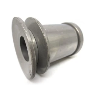 Piasta dmuchawy 356BTx Husqvarna, szara, o cylindrycznym kształcie, z gładką powierzchnią oraz otworem w centralnej części. Ujęcie z boku, ukazujące detale konstrukcji, bez dodatkowych akcesoriów czy oznaczeń na tle białym.