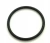 Czarny O-ring do dmuchawy 570BFS Husqvarna, okrągły kształt, gładka faktura, stojący na białym tle. Wymiary nieokreślone. Element uszczelniający, istotny w naprawach oraz konserwacji urządzenia.