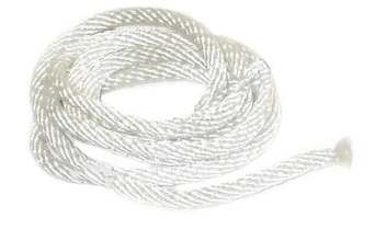 Linka dmuchawy 360BT Husqvarna, biała, teksturowana, zwinięta w pętlę. Widoczny pojedynczy koniec zakończony małym mocowaniem. Ujęcie z góry, na jednolitym tle, ukazujące szczegóły struktury materiału.