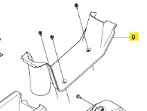 Osłona ridera R 111B Husqvarna, czarna, trwała, o prostym kształcie, z otworami montażowymi i gładką fakturą, umożliwiająca łatwy dostęp do mocowań.