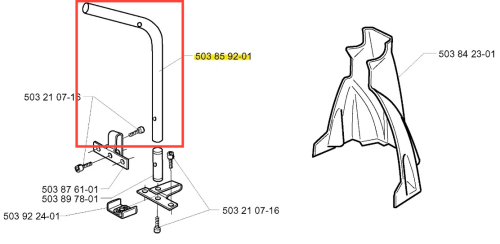 Rura dmuchawy Husqvarna, metalowa, o prostokątnym kształcie, w kolorze ciemnoszarym. Ujęcie frontalne, z widoczną numeracją części. Część jest w pozycji poziomej, z otworem na końcu. Znajduje się w kontekście schematu montażowego.
