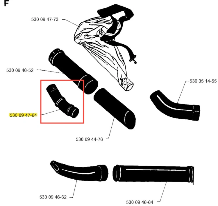 Czarne plastikowe kolanko dmuchawy Husqvarna 132BT, cylindryczne, z miejscami mocowania i oznaczeniem modelu, widoczne z boku na jednolitym tle, bez dodatkowych akcesoriów.