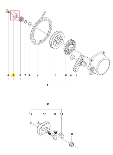 Płyta dmuchawy 150BT Husqvarna, z boku widoczna, pokazująca szczegóły konstrukcyjne, w tym otwór montażowy i wyraźne numery identyfikacyjne. Element wykonany z metalu, w kolorze srebrnym, na jasnym tle. Idealna do wymiany w dmuchawach Husqvarna.