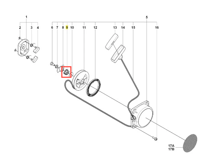 Metaliczna sprężyna dmuchawy 170BT Husqvarna, z boku, na płaskiej powierzchni, z zakrzywieniami i dopasowanym mocowaniem, otoczona innymi częściami dmuchawy.