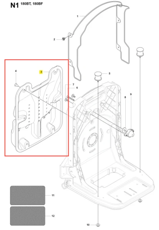 Podkładka dmuchawy 180BF Husqvarna w kolorze szarym z przezroczystymi detalami. Produkt widoczny z boku, w pozycji leżącej. Zawiera otwory montażowe oraz teksturowaną powierzchnię, co umożliwia efektywne użytkowanie.