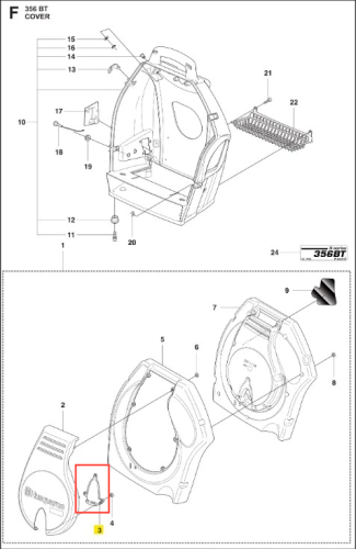 Osłona wylotu dmuchawy Husqvarna 356BTx w kolorze ciemnoszarym. Przedstawiona z boku, widoczny uchwyt oraz logo producenta. Detal w postaci otworu wentylacyjnego oraz elementów montażowych. Umieszczona na jednolitym tle.