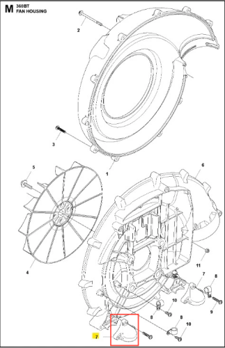 Czarny wspornik dmuchawy 360BT Husqvarna z tworzywa, na białym tle. Widoczne mocowanie, otwór na wentylator, gładka część wpustowa i zaokrąglone krawędzie.