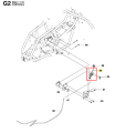 Dźwignia gazu ridera R 111B Husqvarna w kolorze czarnym, wykonana z metalu, z wyraźnymi detalami mocowania. Widok z boku, ukazuje mechanizm dźwigni z oznaczeniami numerycznymi. Element zamontowany na ramie, otwiera możliwość regulacji prędkości.