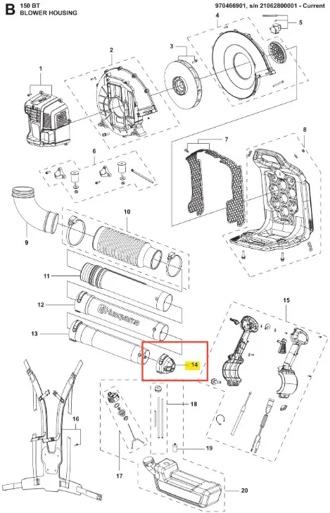 Rura dmuchawy 150BT Husqvarna, w odcieniu szaro-czarnym, z widocznym logo Husqvarna. Ujęcie pod kątem, ukazujące detal mocowania. Element zamontowany, przygotowany do używania z innymi komponentami urządzenia. Tło jednolite, białe.