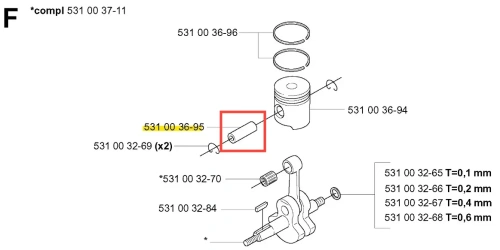 Śruba tłokowa dmuchawy 155 BT Husqvarna, widoczna z boku, posiada cylindryczny kształt, metaliczne wykończenie oraz oznaczenie 531 00 36-95. Ułożona na płaskiej powierzchni, otoczona innymi elementami silnika, w kontekście użycia w dmuchawie.