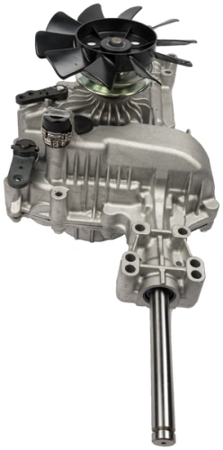 Przekładnia ridera R213C Husqvarna w kolorze metalicznym, z wentylatorem na górze. Ujęcie z boku, pokazujące detale mocowania i aluminiową obudowę. W widoczny sposób podkreślony wałek. Tło czarne, podkreślające produkt.