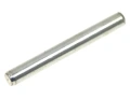 Trzonek ridera R 112C Husqvarna, metalowy, cylindryczny, o gładkiej, błyszczącej powierzchni. Widoczny z boku, leżący na jasnym tle. Odpowiedni jako element montażowy do sprzętu ogrodniczego.