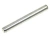 Trzonek ridera R 112C Husqvarna, metalowy, cylindryczny, o gładkiej, błyszczącej powierzchni. Widoczny z boku, leżący na jasnym tle. Odpowiedni jako element montażowy do sprzętu ogrodniczego.