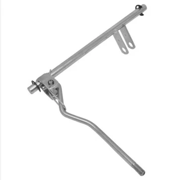 Regulator ridera R200iX Husqvarna w kolorze metalicznym, wykonany z metalu. Produkt ukazany z boku, leżący na płaskiej powierzchni, z widocznymi mocowaniami. Uchwyt na końcu pręta, zapewniający łatwe użytkowanie.