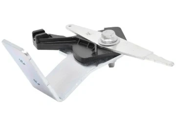 Dźwignia gazu ridera R213C Husqvarna, w kolorze czarnym i srebrnym, z metalowym zakończeniem i mocowaniem. Ujęcie z boku pokazuje detale konstrukcyjne. Widoczny element mocujący oraz mechanizm dźwigni. Produkt nowy, na jednolitym tle.