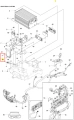 Śruba ridera R112iC Husqvarna, metalowa, z gwintem, pokazana z boku. Element ma prostokątne kształty, widoczne oznaczenia i numer katalogowy. Tło jest neutralne. Idealna do montażu w systemach elektrycznych urządzeń.