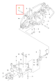 Widok z góry na schemat montażowy oś koła ridera R112iC Husqvarna. Element zaznaczony na czerwono to metalowy trzpień, widoczny z boku części. W diagramie uwzględniono numery poszczególnych części, co ułatwia identyfikację. Tło neutralne.