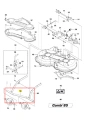 Rama urządzenia tnącego ridera R112iC Husqvarna, pokazana w ujęciu z przodu. Wykonana z metalu, z naturalnym wykończeniem, o ergonomicznym kształcie. Elementy montażowe widoczne na końcach. Tło jasne, proste, aby uwydatnić szczegóły.