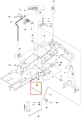 Trzonek ridera R213C Husqvarna, metalowy, prostokątny element, widoczny z boku. Mieści dwa mocowania, kolor stalowy, matowa powierzchnia. Zestaw w układzie montażowym, podkreślający główne elementy strukturalne. W tle schemat konstrukcji.