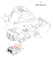 Śruba ridera R213C Husqvarna, metalowa, w kolorze srebrnym, pokazana w zbliżeniu. Widoczna z boku, z mocowaniem, bez napisu. Część oznaczona numerem 4, istotna dla montażu elementów maszyny. Tło białe, minimalne detale otoczenia.