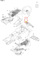 Pokrywa ochronna ridera R213C Husqvarna w kolorze szarym, wykonana z tworzywa sztucznego, o aerodynamicznym kształcie. Produkt widoczny w ujęciu z boku, z detalami mocowania. Tło proste, białe. W zestawie elementy montażowe, widoczne w zdjęciu.