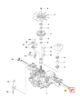 Uszczelnienie ridera R213C Husqvarna, w kolorze metalicznym, prezentowane w zbliżeniu. Element montażowy z widocznym kształtem i detalami, umieszczony w centralnej części schematu. Otoczenie neutralne, białe tło ułatwia identyfikację produktu.