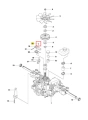 Przetyczka ridera R213C Husqvarna, oznaczenie 22, ukazana pojedynczo w diagramie. Element metalowy o prostokątnym kształcie, z wyraźnymi otworami do mocowania. Widoczny z boku, w kontekście montażu w obrębie zespołu silnika.