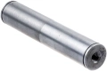 Oś wahliwa ridera R418Ts Husqvarna wykonana z metalu, o cylindrycznym kształcie, z widocznymi gwintami. Produkt leży poziomo, na neutralnym tle. Powierzchnia matowa z widocznymi zmianami w odcieniach szarości, co wskazuje na różne etapy obróbki.