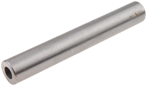Trzonek ridera R418Ts Husqvarna, prosty, metalowy cylinder o gładkiej powierzchni, w kolorze szarym. Widoczny otwór na jednym końcu. Ułożony poziomo na jednolitym tle. Długość trzonka dostosowana do narzędzi ogrodniczych.