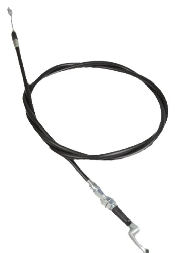 Linka ridera RC318T Husqvarna, czarna, elastyczna, z metalowym mocowaniem i przegubem. Produkt zwinięty, widoczny detal końcówki z otworem. Ujęcie z przodu, na białym tle, umożliwia wyraźne zaprezentowanie formy i konstrukcji linki.