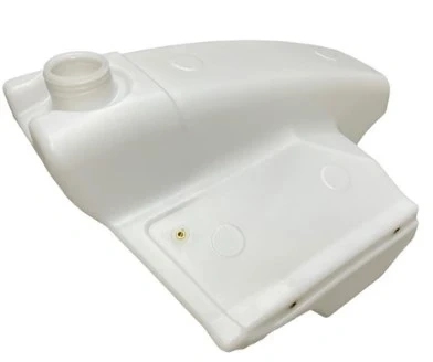 Zbiornik paliwa do ridera R422Ts Husqvarna, w kolorze białym, wykonany z tworzywa sztucznego. Ujęcie z boku, ukazujące wlot na paliwo oraz gładką powierzchnię. Elementy montażowe w dolnej części. Brak dodatkowych ornamentów czy napisów.