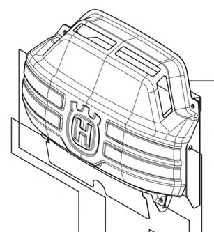 Osłona cieplna R418Ts Husqvarna w kolorze czarnym, z logo producenta. Produkt widoczny z boku, zamontowany, z wyraźnymi detalami, takimi jak szczeliny wentylacyjne i mocowanie. Prosta grafika na białym tle, podkreślająca kształt i funkcjonalność.