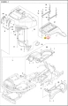 Śruba ridera R418Ts Husqvarna, metalowa, z gwintem, o okrągłym kształcie. Wydrukowana numeracja oraz symbol producenta. Widok frontalny, produkt leżący na białym tle. Element do montażu w urządzeniach, kluczowy dla stabilizacji.