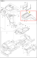 Maska silnika ridera R418Ts Husqvarna w kolorze czarnym, z aerodynamicznym kształtem i wycięciami. Pokrywa jest zamontowana, ukazująca detale mocowań i otworów wentylacyjnych. Tło jest neutralne, umożliwiające skupienie na produkcie.