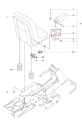 Element odległościowy ridera R422Ts Husqvarna w kolorze szarym. Widoczny z boku, pokazujący system mocowania. Zawiera metalowe elementy oraz śruby. Pracuje w kontekście mechanizmu montażowego. Idealny do użycia w pojazdach ogrodowych.