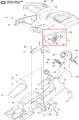 Osłona kontrolna ridera R422Ts Husqvarna w kolorze czarnym, o gładkiej, matowej fakturze. Widoczna struktura montażowa z logo Husqvarna. Produkt pokazany z boku w rozłożonej pozycji, z wyraźnie zaznaczonymi elementami mocującymi.