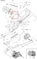 Czarny, długi i elastyczny przewód hydrauliczny R422Ts Husqvarna, z widocznymi złączkami, mocowaniem i oznaczeniami, na białym tle.