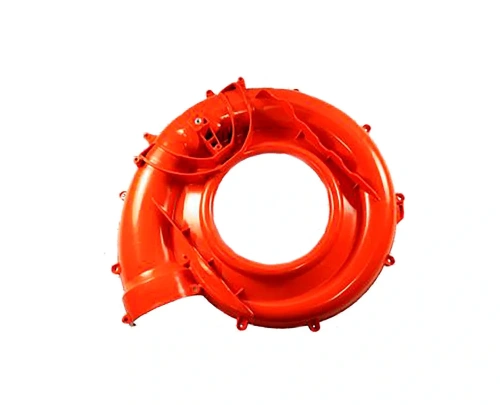 Czerwona pokrywa wolutowa dmuchawy 150BT Husqvarna z tworzywa, owalna z okrągłym otworem, na białym tle, z widocznymi mocowaniami.