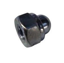 Nakrętka kosiarki LB 448iV Husqvarna, metaliczna, błyszcząca, o cylindrycznym kształcie. Ujęcie z boku, ukazuje otwór gwintowany i gładką powierzchnię. Produkt nowy, bez widocznych znaków zużycia. Dobrze widoczna struktura metalowa.