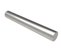 Trzonek ridera RC318T Husqvarna, prosty, cylindryczny, metalowy z matową powierzchnią, pokazany frontalnie na jednolitym tle, bez dodatkowych elementów, podkreślający funkcję sprzętu ogrodniczego.